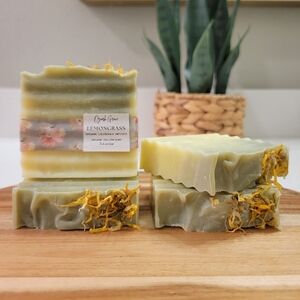 NWT Handmade Soap Organic Tallow Lemongrass Soap w Wood Soap Dish, Exfoliating